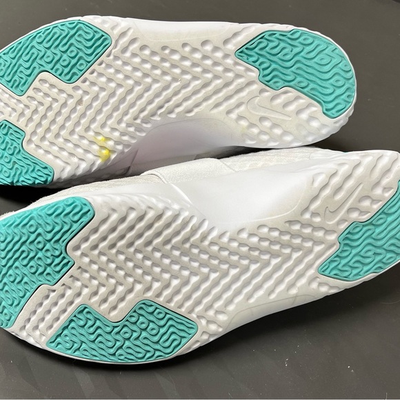 Women’s Nike trainers size 10. - Picture 4 of 5